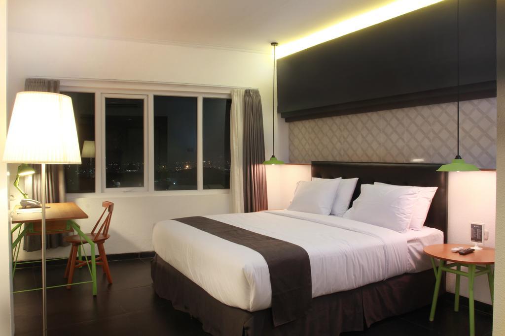 Hotel Candiview Semarang Ruang foto